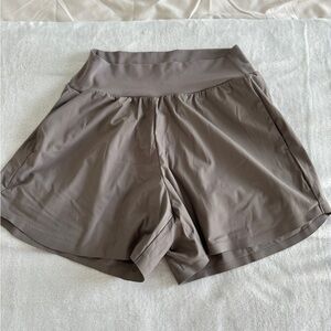 Uniqlo Airism dark beige shorts